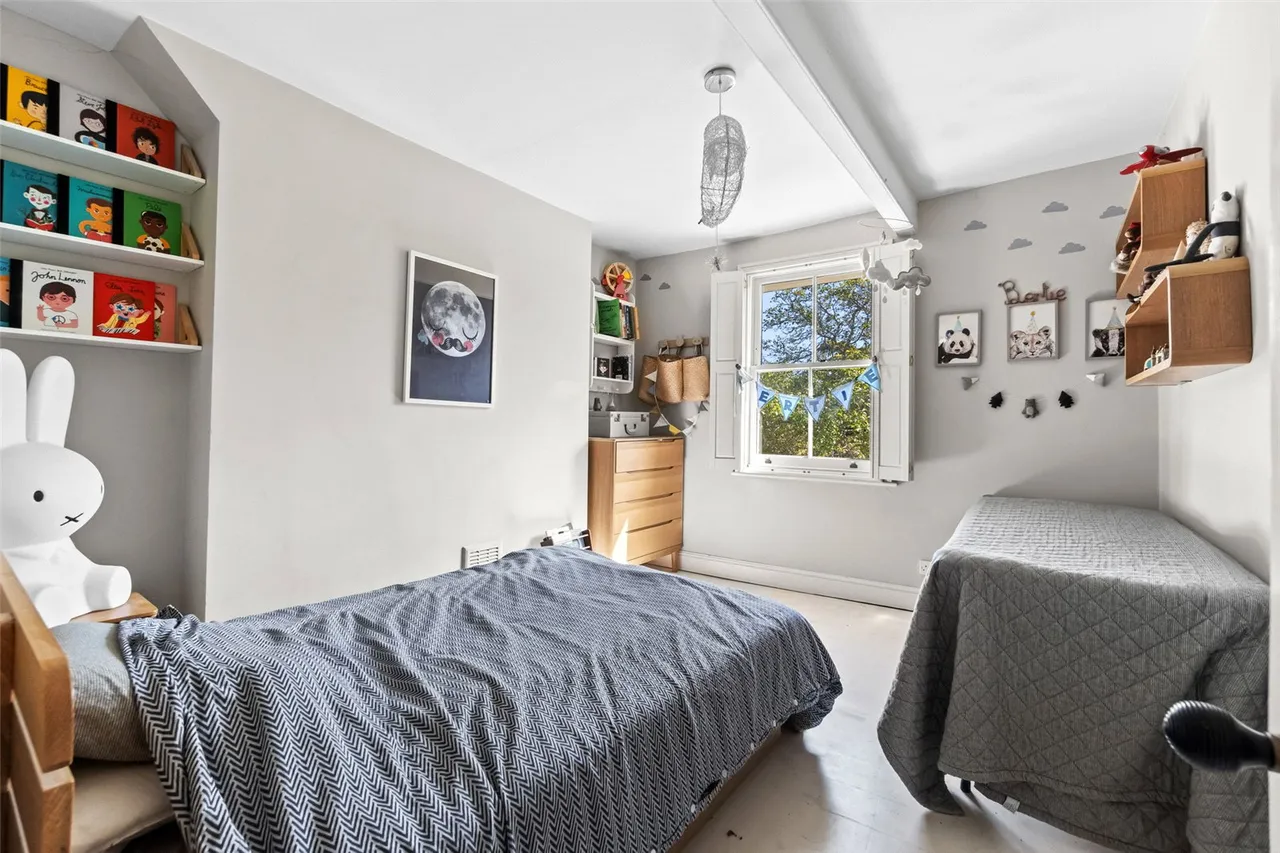 Strawberry Vale, Twickenham, TW1 4SJ, photo 15