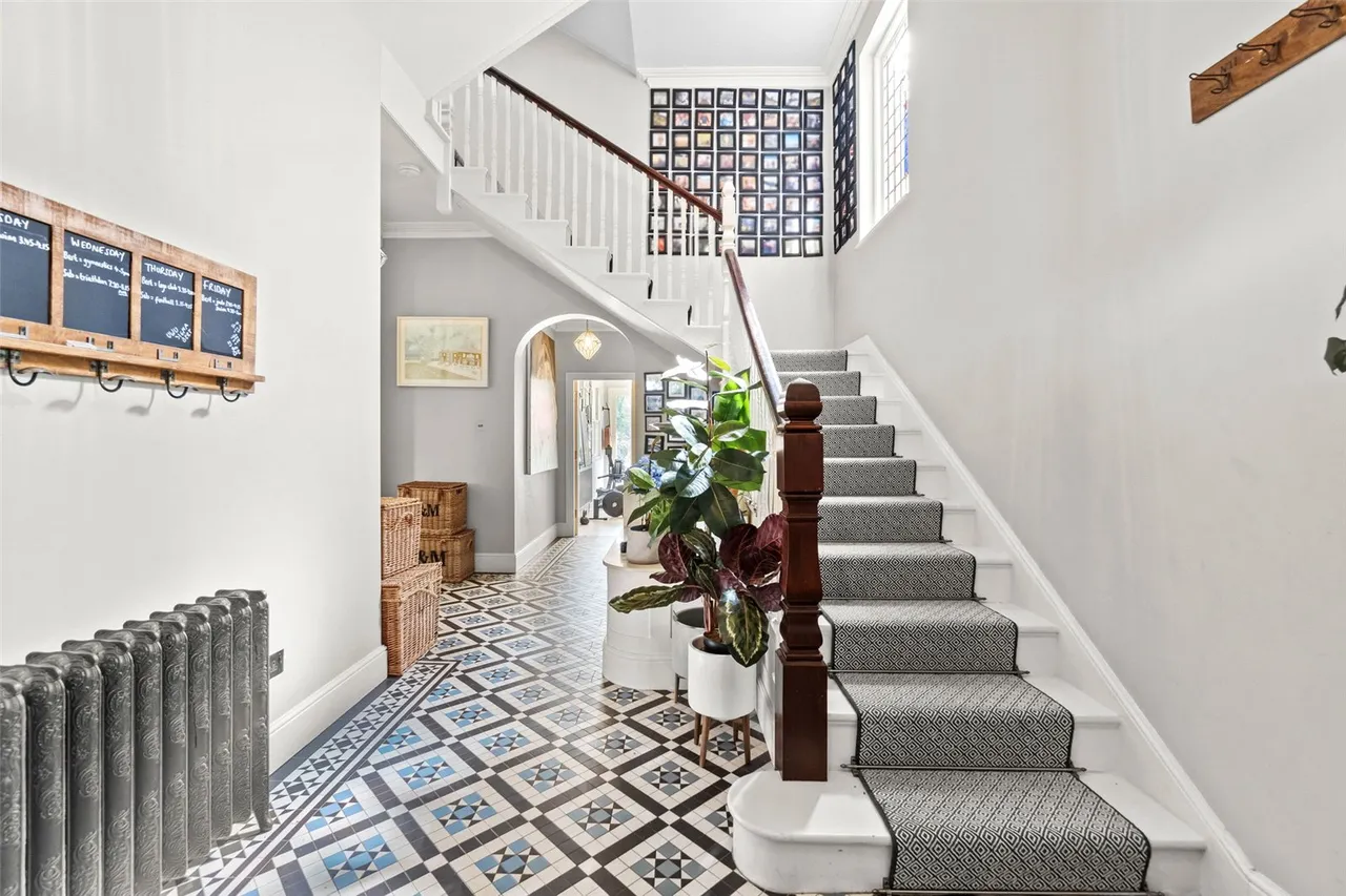 Strawberry Vale, Twickenham, TW1 4SJ, photo 6