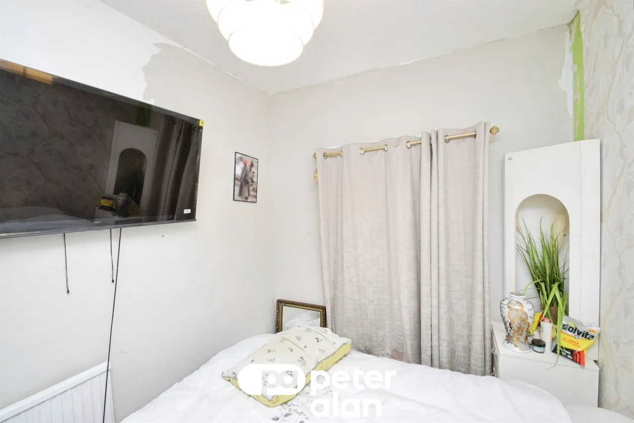 Jones Street, New Tredegar, NP24, photo 14