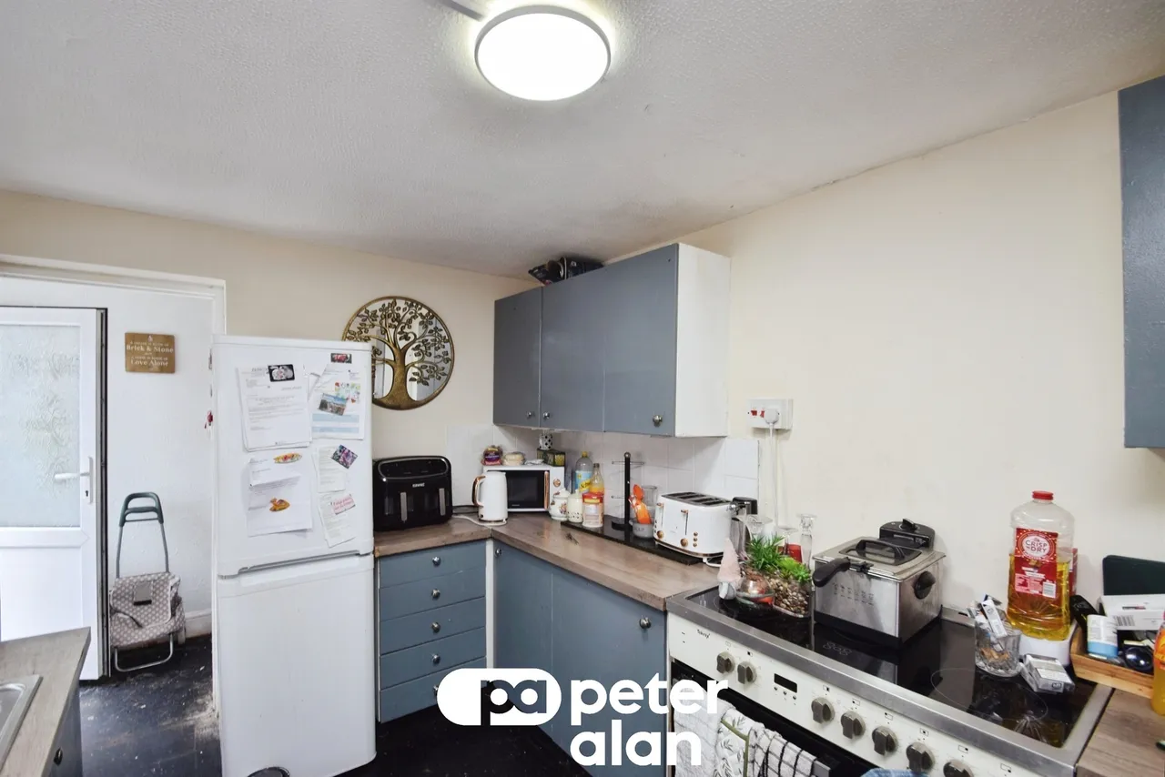 Jones Street, New Tredegar, NP24, photo 7