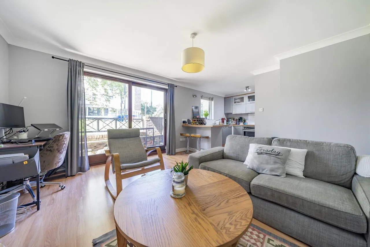 2 bed flat for sale — Rotherhithe Street, Surrey Quays, London, SE16