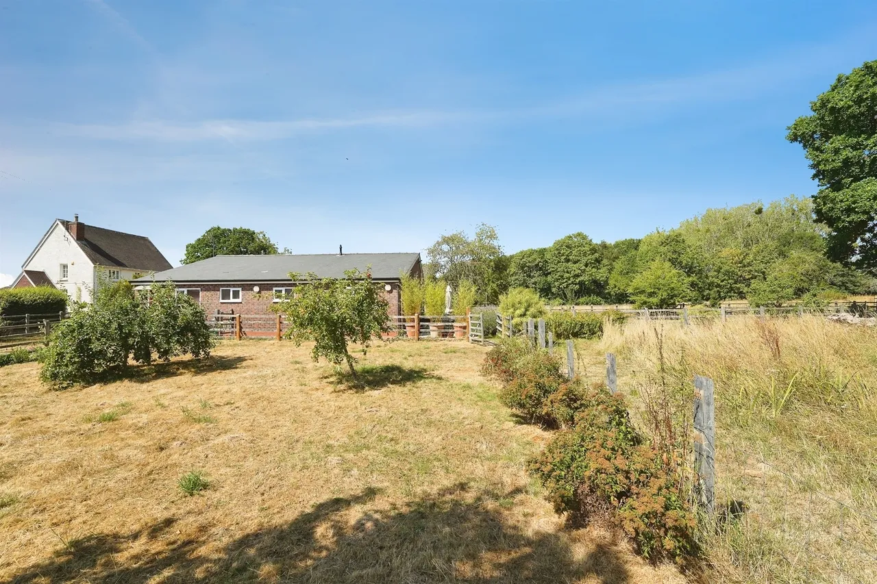Old Orchard Lane, Colwall, WR13, photo 21