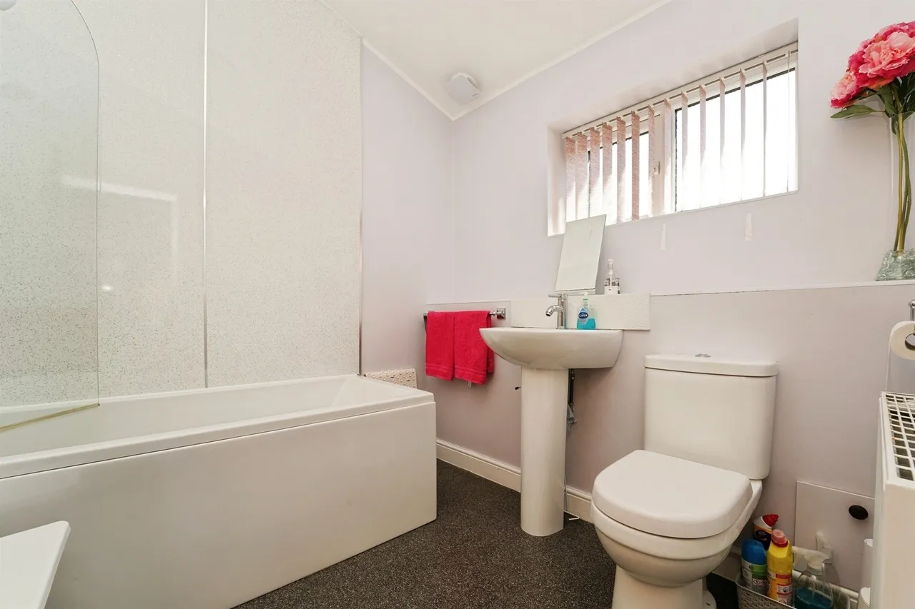 Old Orchard Lane, Colwall, WR13, photo 17