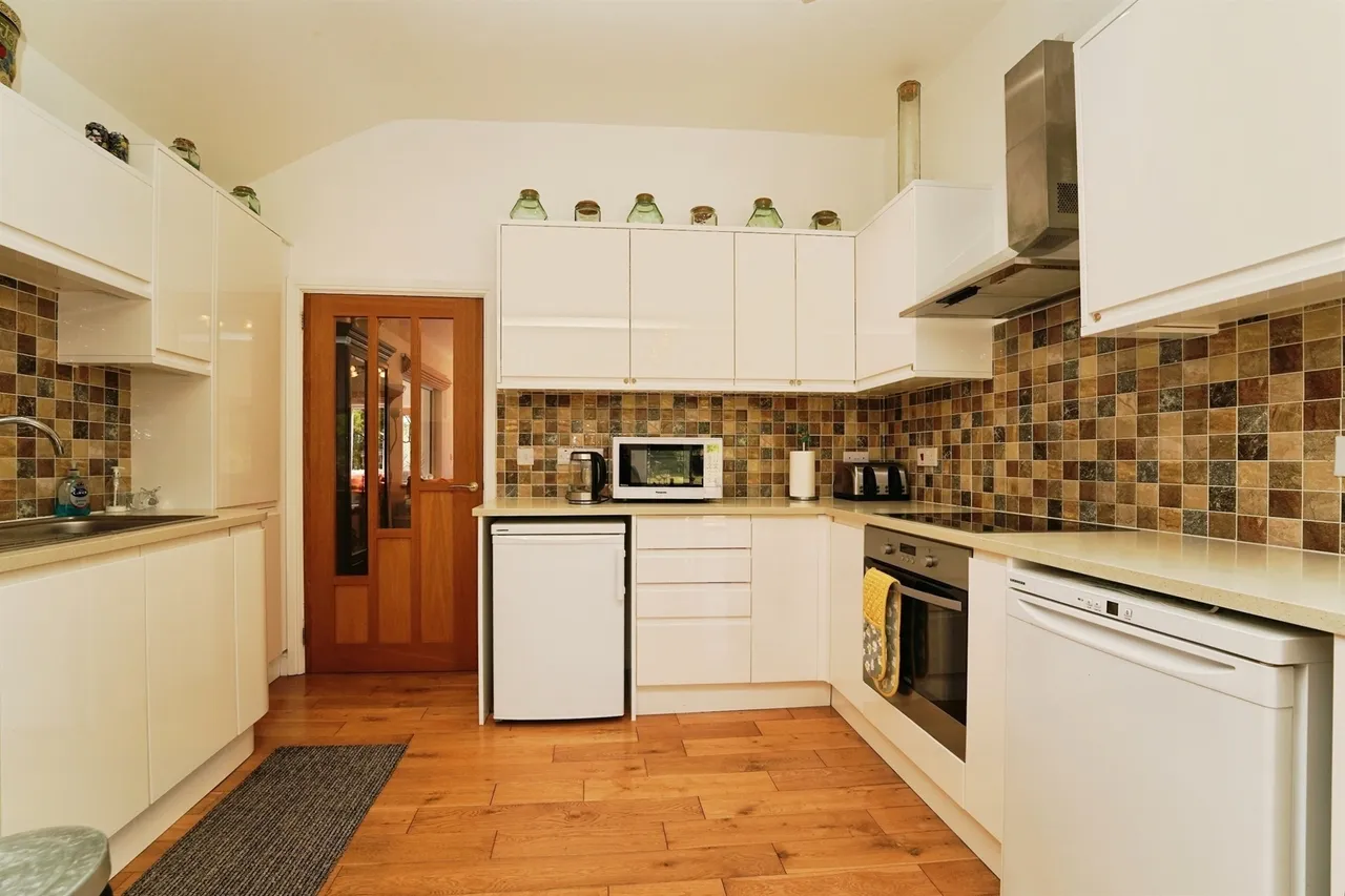 Old Orchard Lane, Colwall, WR13, photo 14