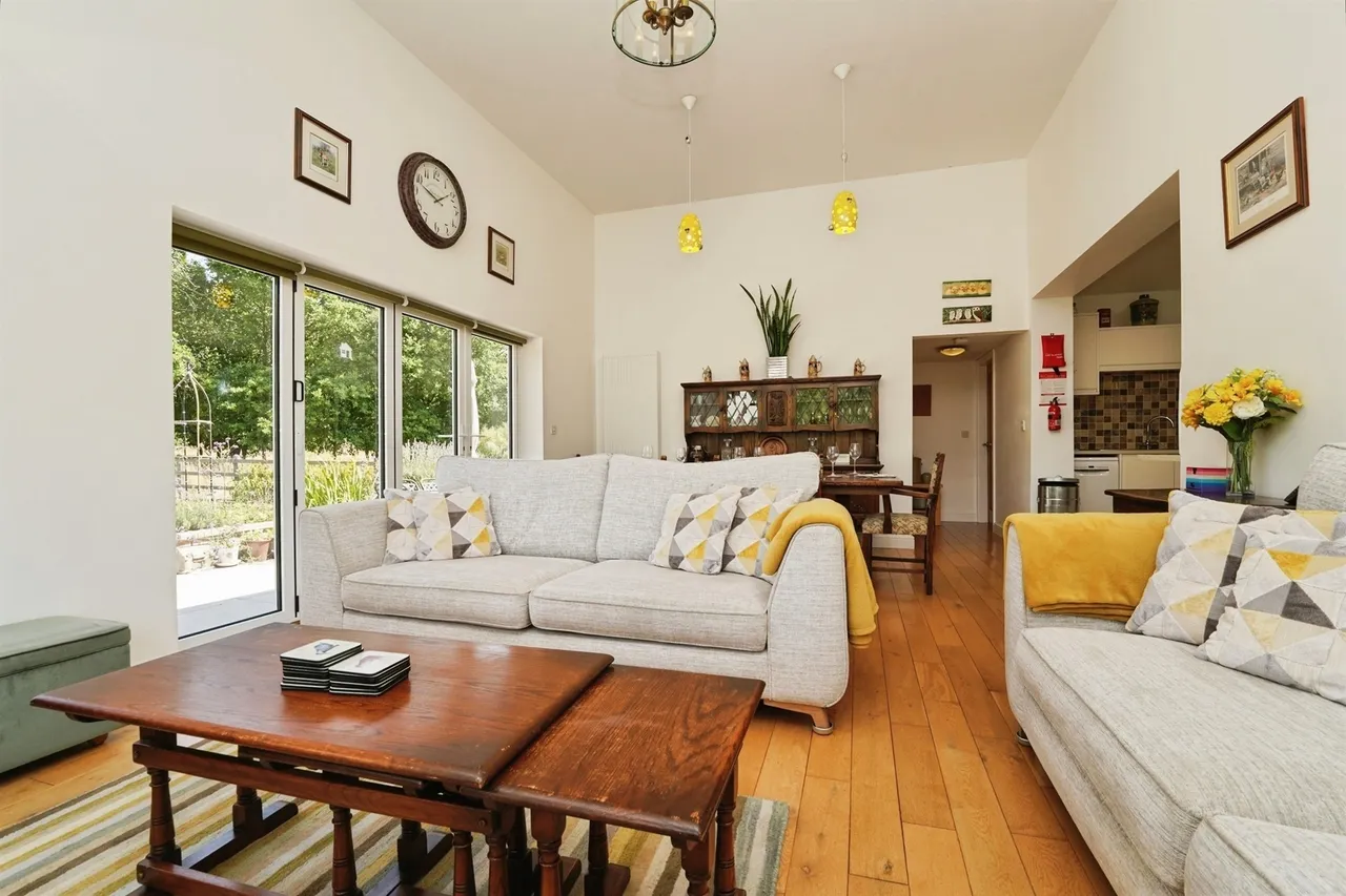 Old Orchard Lane, Colwall, WR13, photo 11
