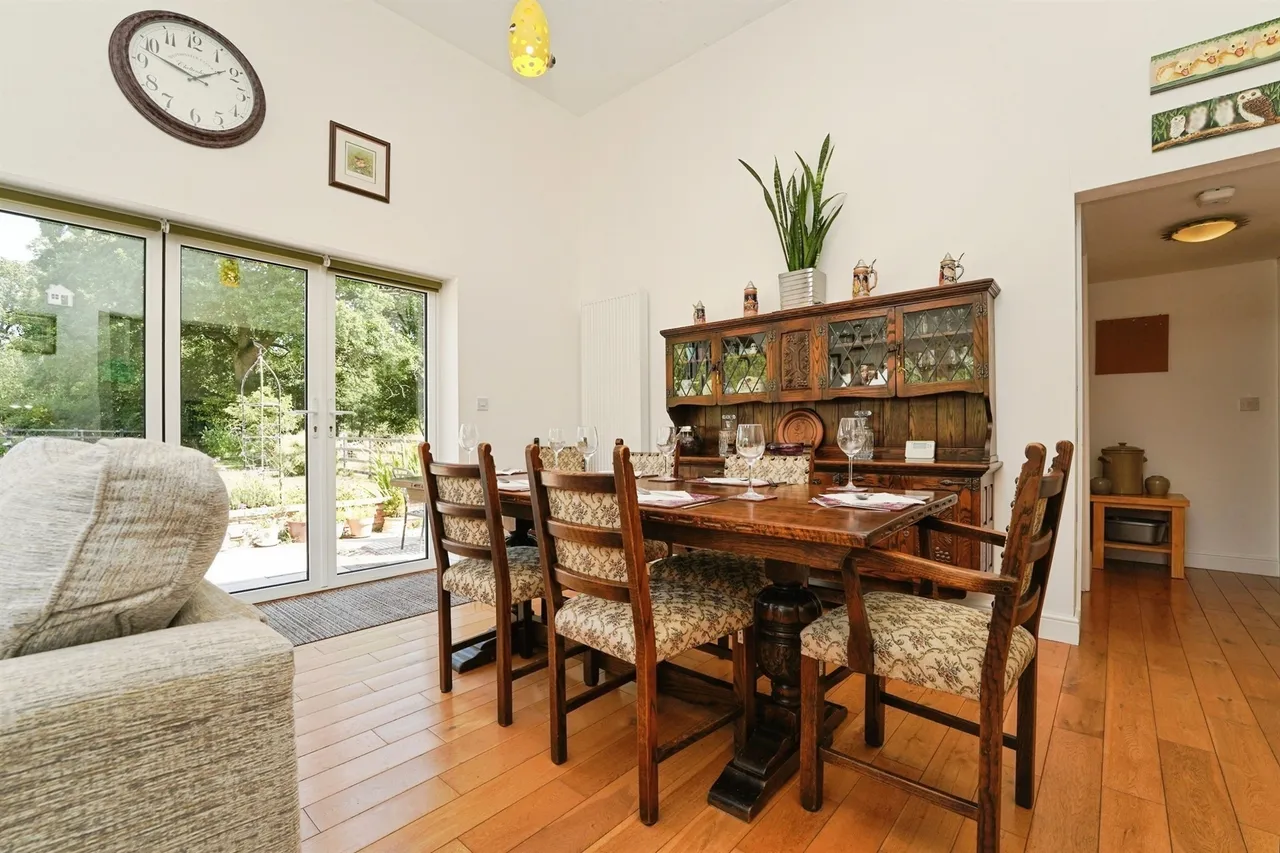 Old Orchard Lane, Colwall, WR13, photo 10