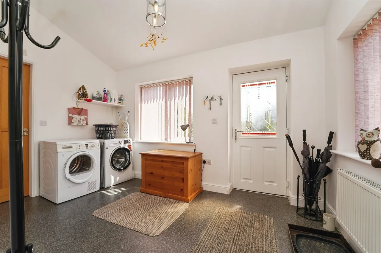 Old Orchard Lane, Colwall, WR13, photo 18