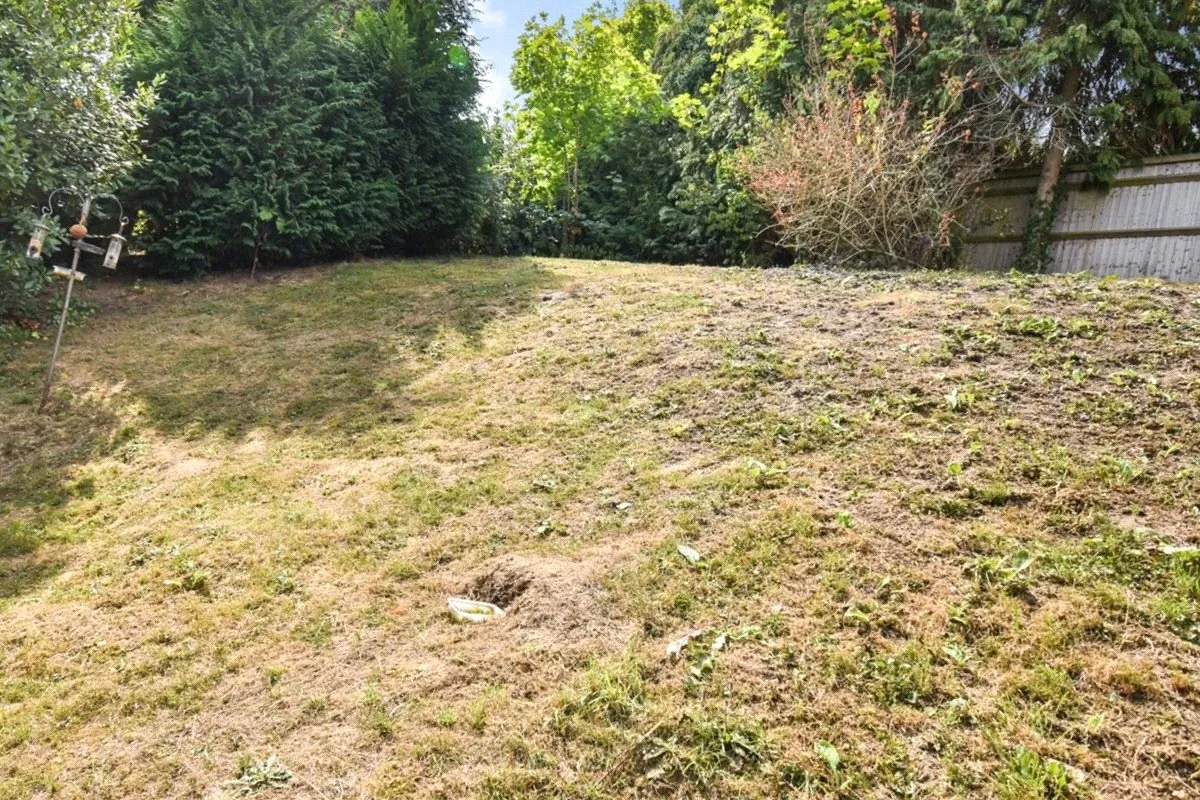 St. Benedicts Close, Aldershot, Hampshire, GU11 3NL, photo 4
