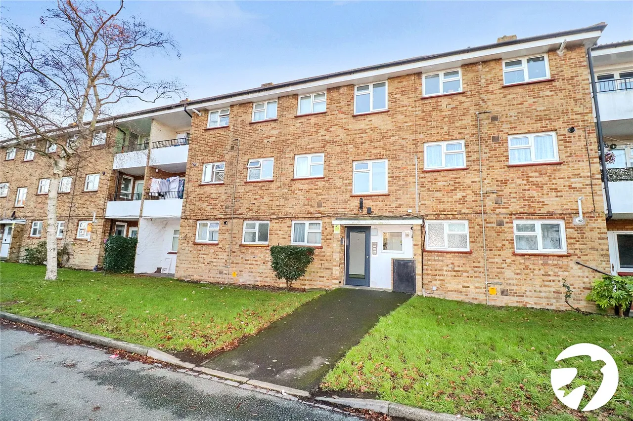 2 bed 2 bedroom property for sale, Hurst Lane, SE2