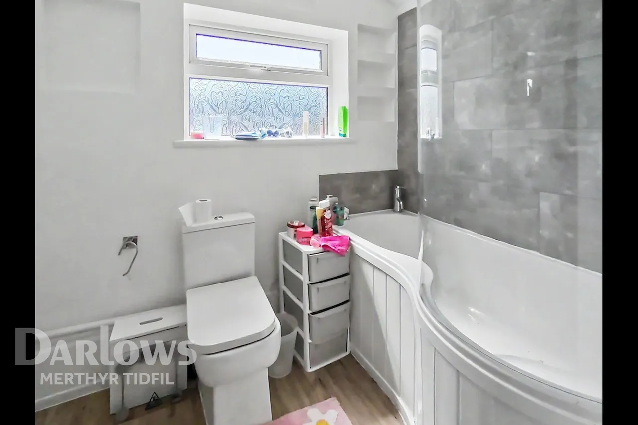 Jubilee Road, New Tredegar, photo 4