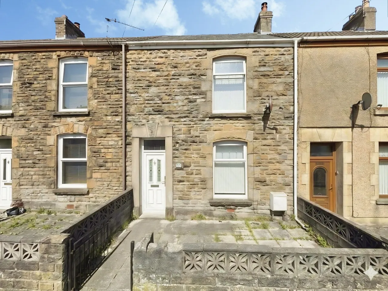 3 bed house for sale, Middle Road, Cwmdu