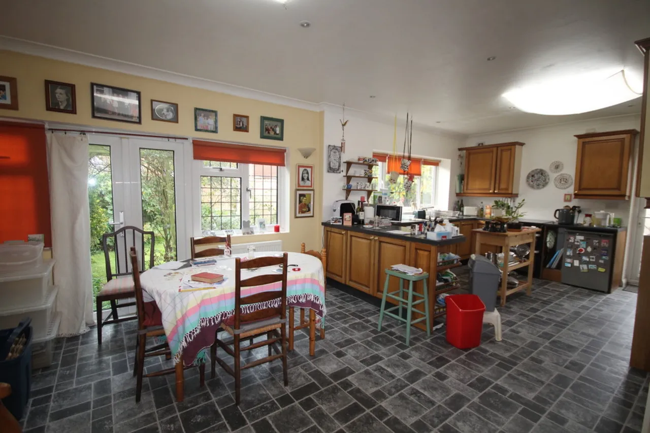 Hithermoor Road, Staines-upon-Thames, photo 4