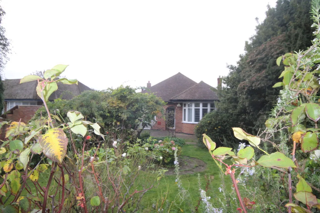 Hithermoor Road, Staines-upon-Thames, photo 18