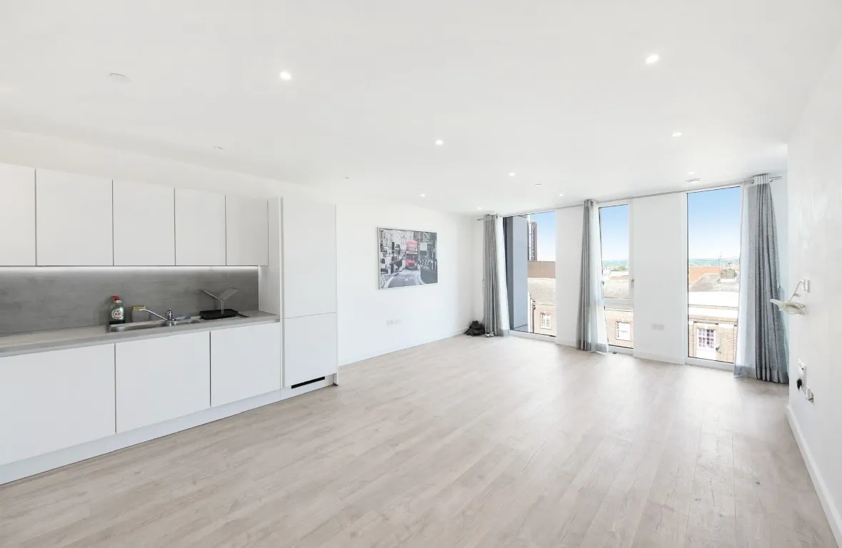 Bond Apartments, , Perceval Square , Harrow, HA1 1GW, photo 4