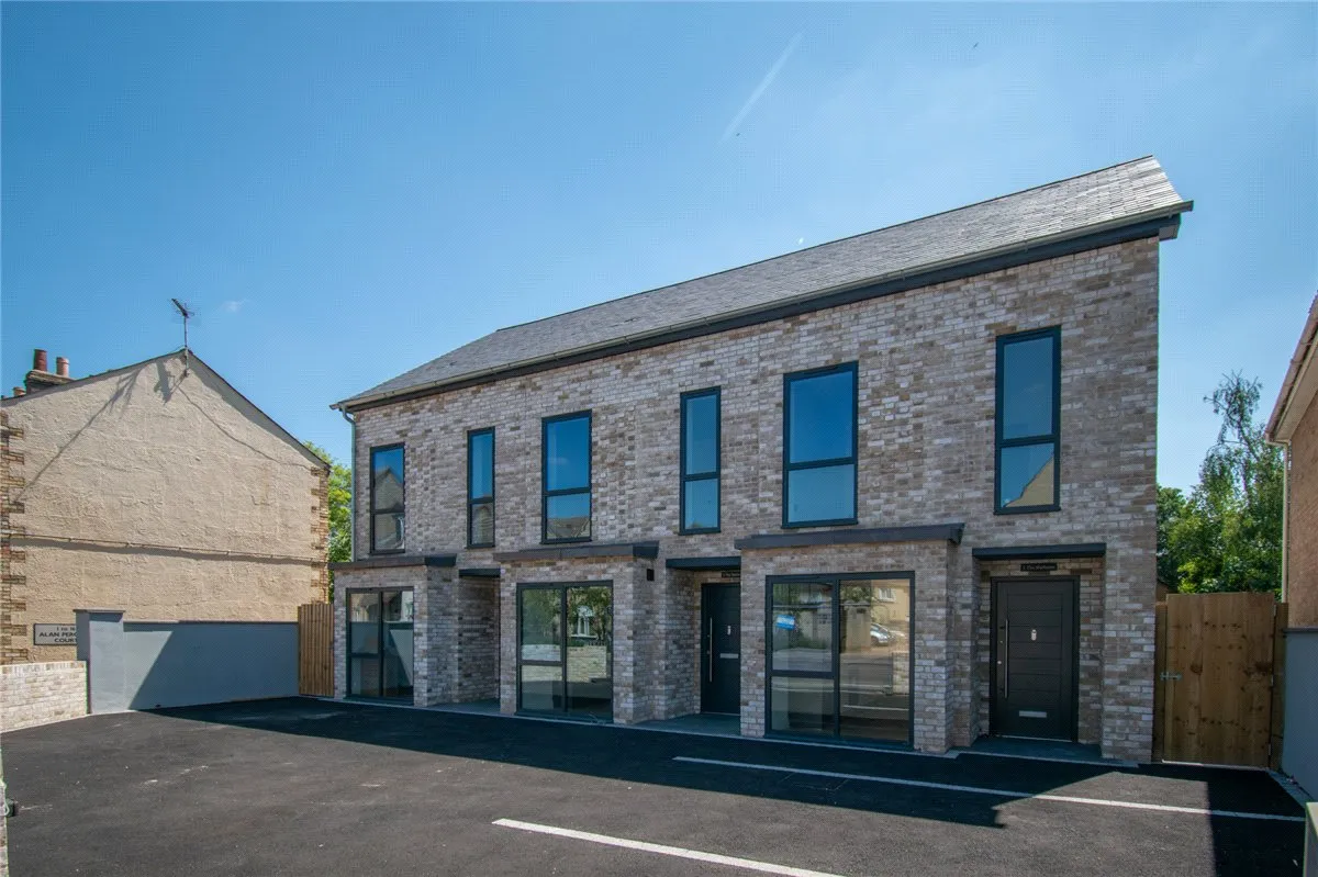 2 bed house for sale, High Street, Chesterton, CB4