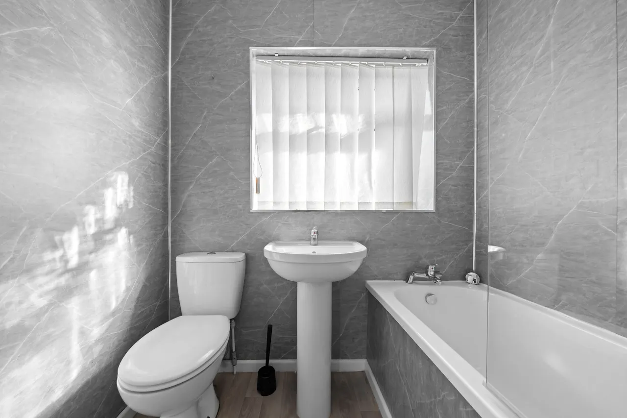 Bowden Close, Leigh, Leigh, WN7 3DX, photo 11