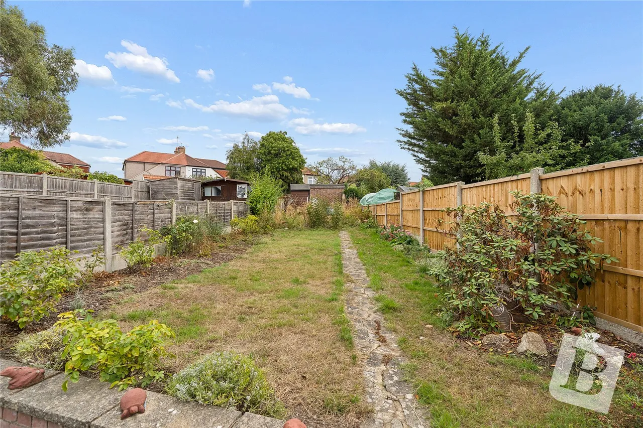 Brooklands Gardens, Hornchurch, RM11, photo 8