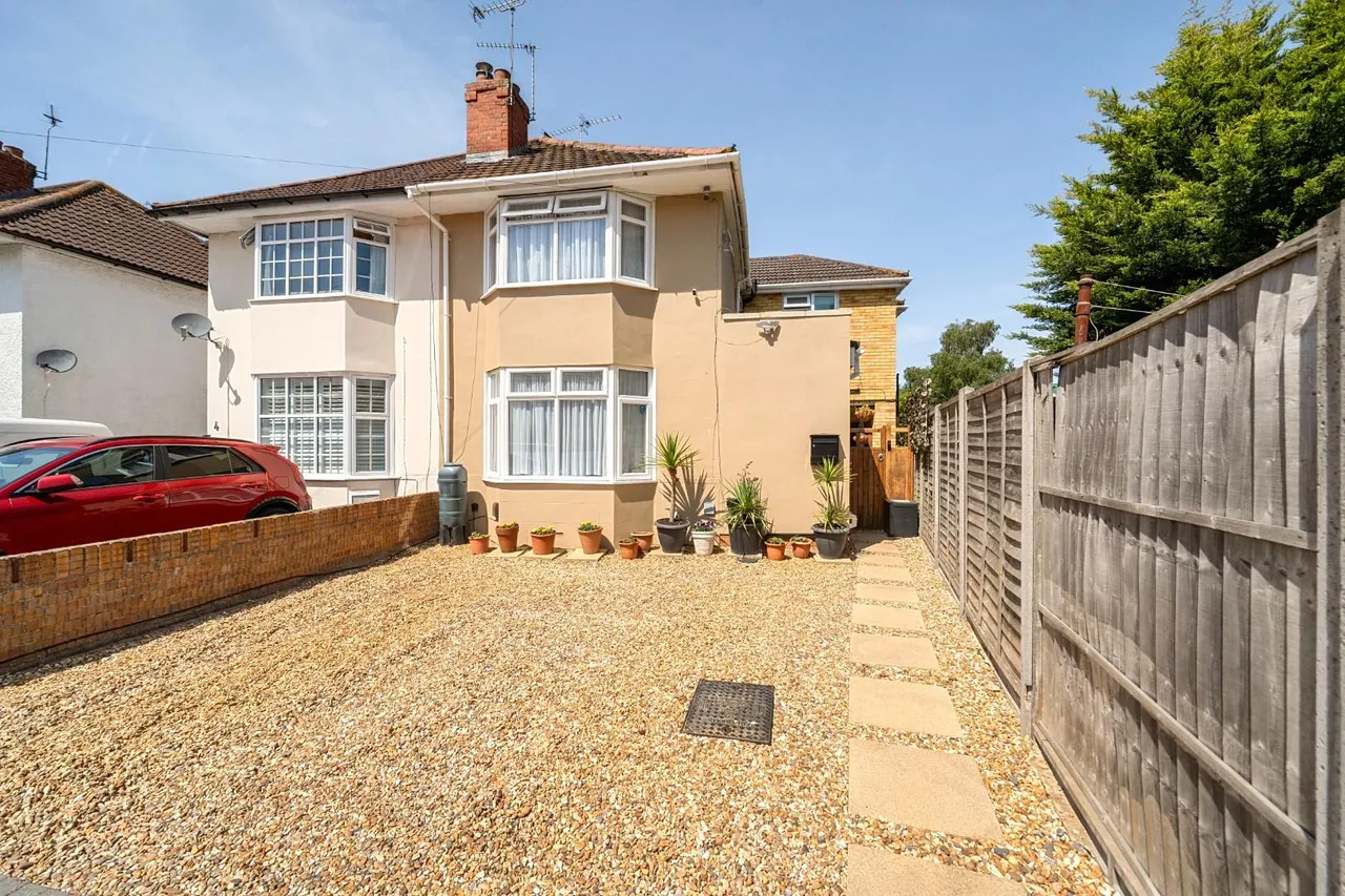 3 bed house for sale, Buckland Crescent, Windsor