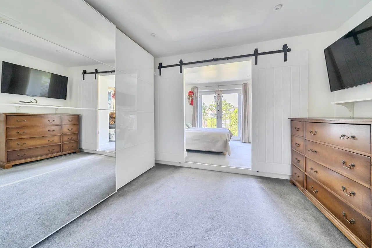 Buckland Crescent, Windsor, photo 11