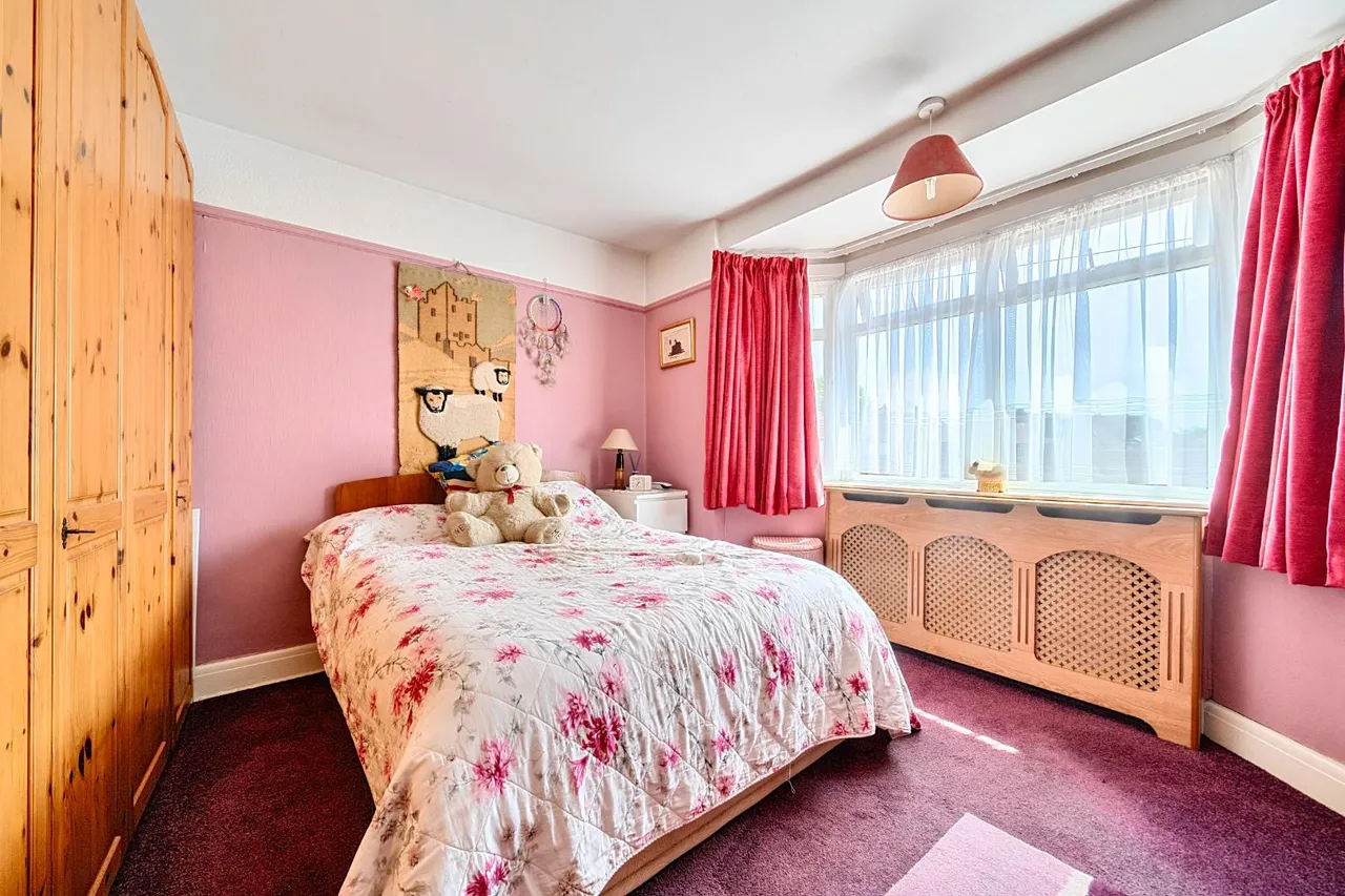 Buckland Crescent, Windsor, photo 6