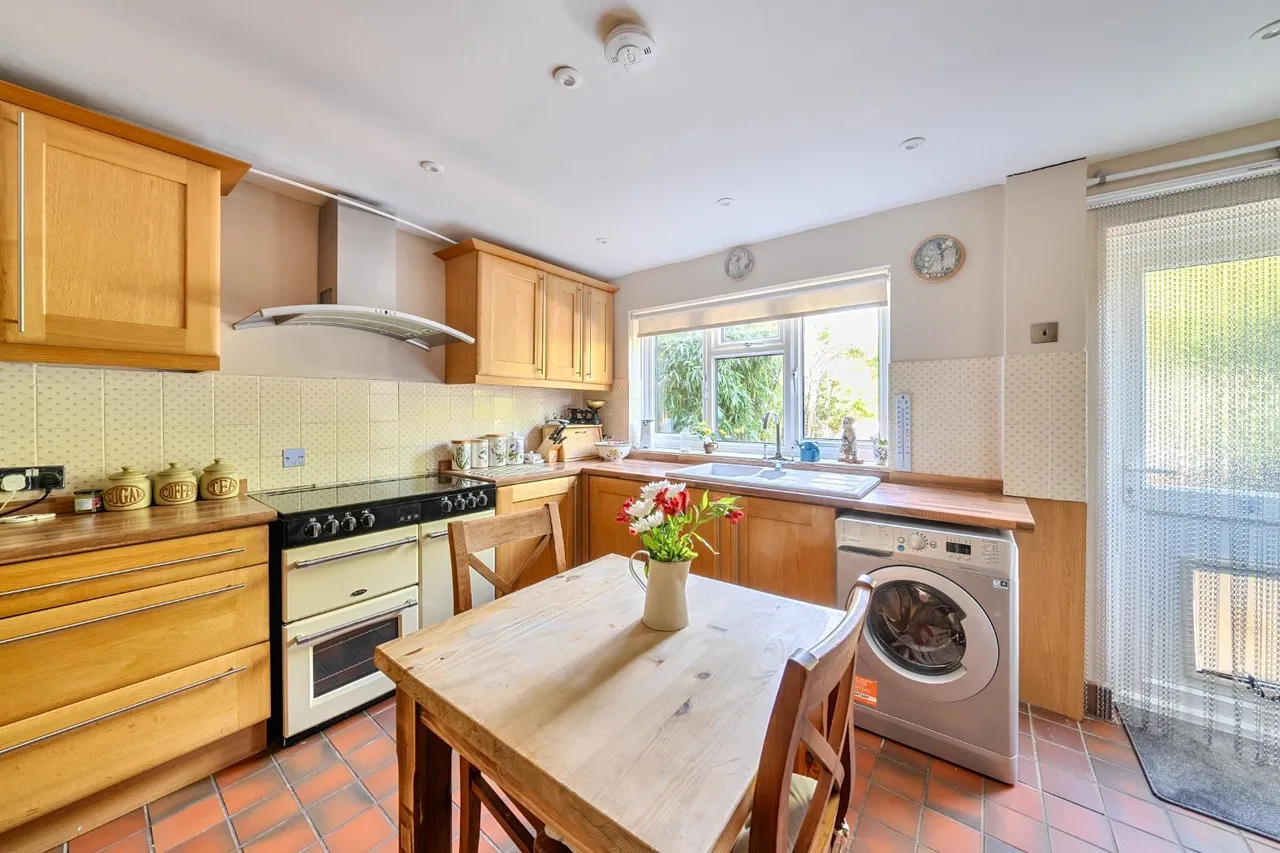 Buckland Crescent, Windsor, photo 23