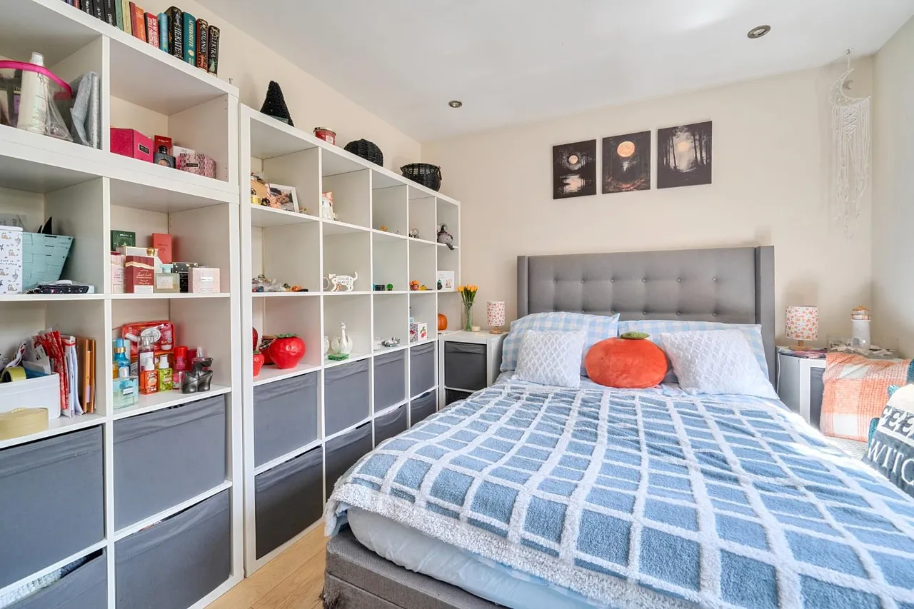 Buckland Crescent, Windsor, photo 15