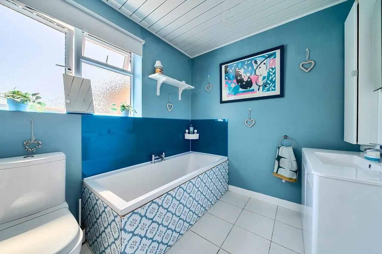 Buckland Crescent, Windsor, photo 13