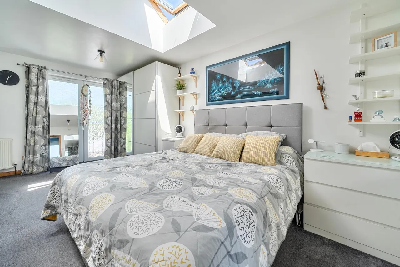 Buckland Crescent, Windsor, photo 14
