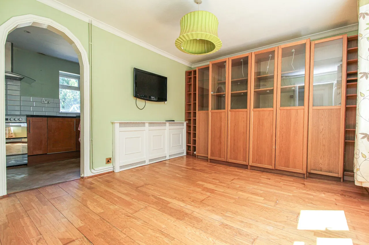 Pyestock Crescent, Farnborough, GU14 9SN, photo 6