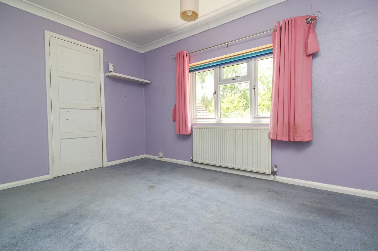 Pyestock Crescent, Farnborough, GU14 9SN, photo 13