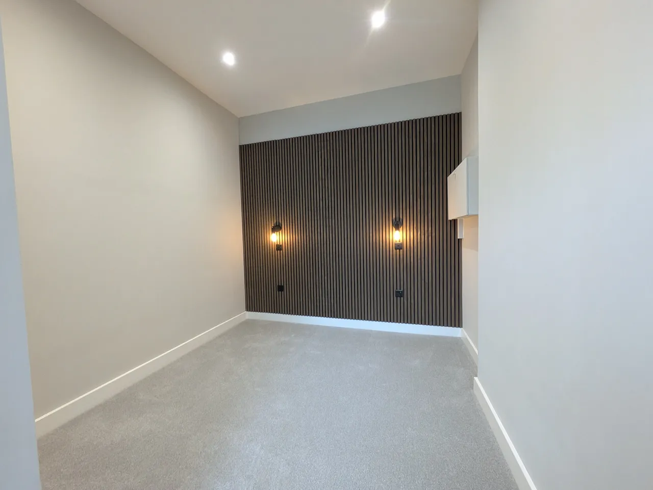 2 bed flat to rent, Horley, RH6