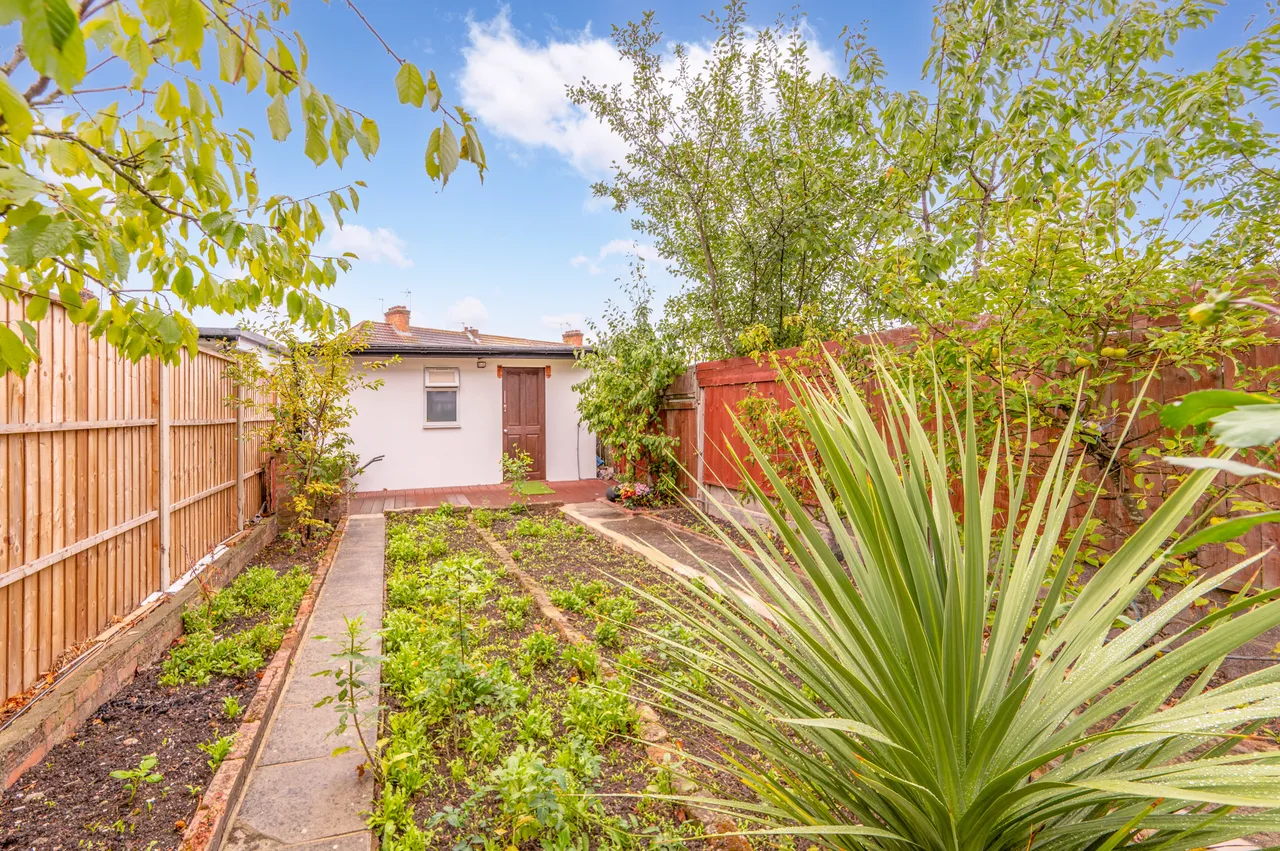 85 Bridgewater Road, Wembley, photo 11