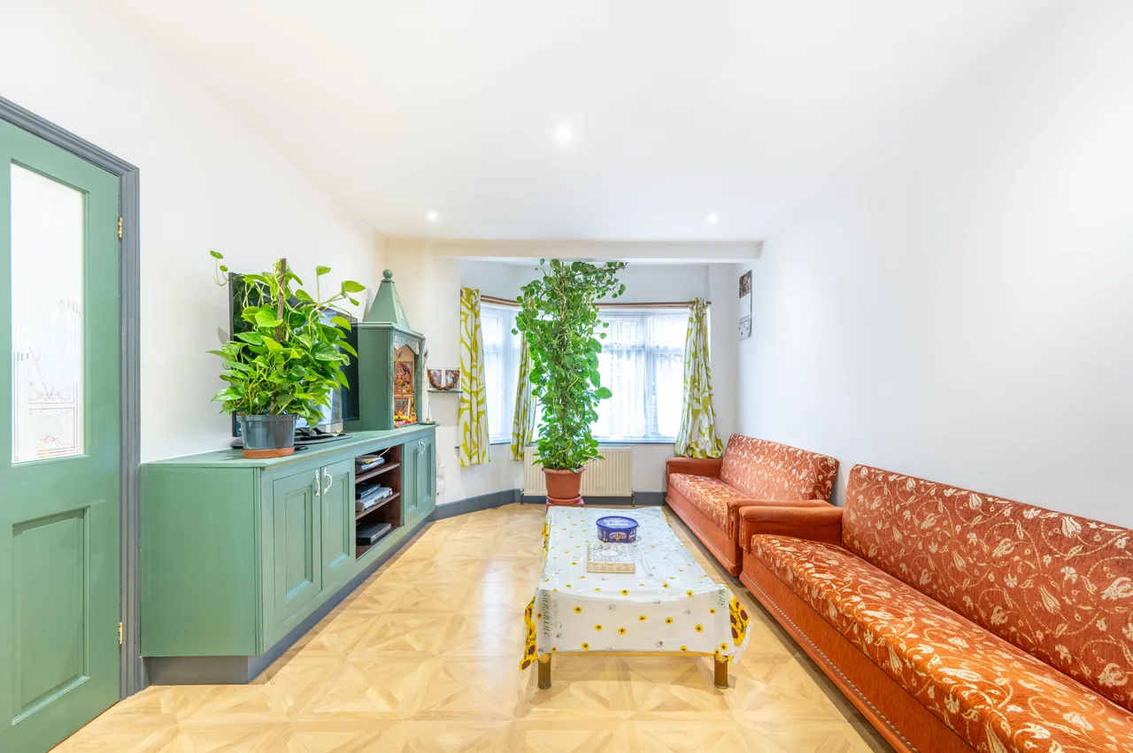 85 Bridgewater Road, Wembley, photo 2