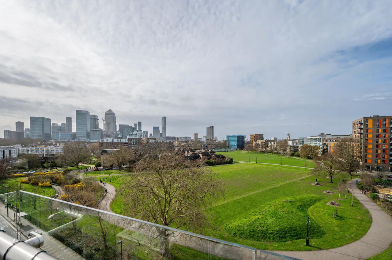 3 bed flat for sale — Flat 601, Hawkshaw Court, LONDON