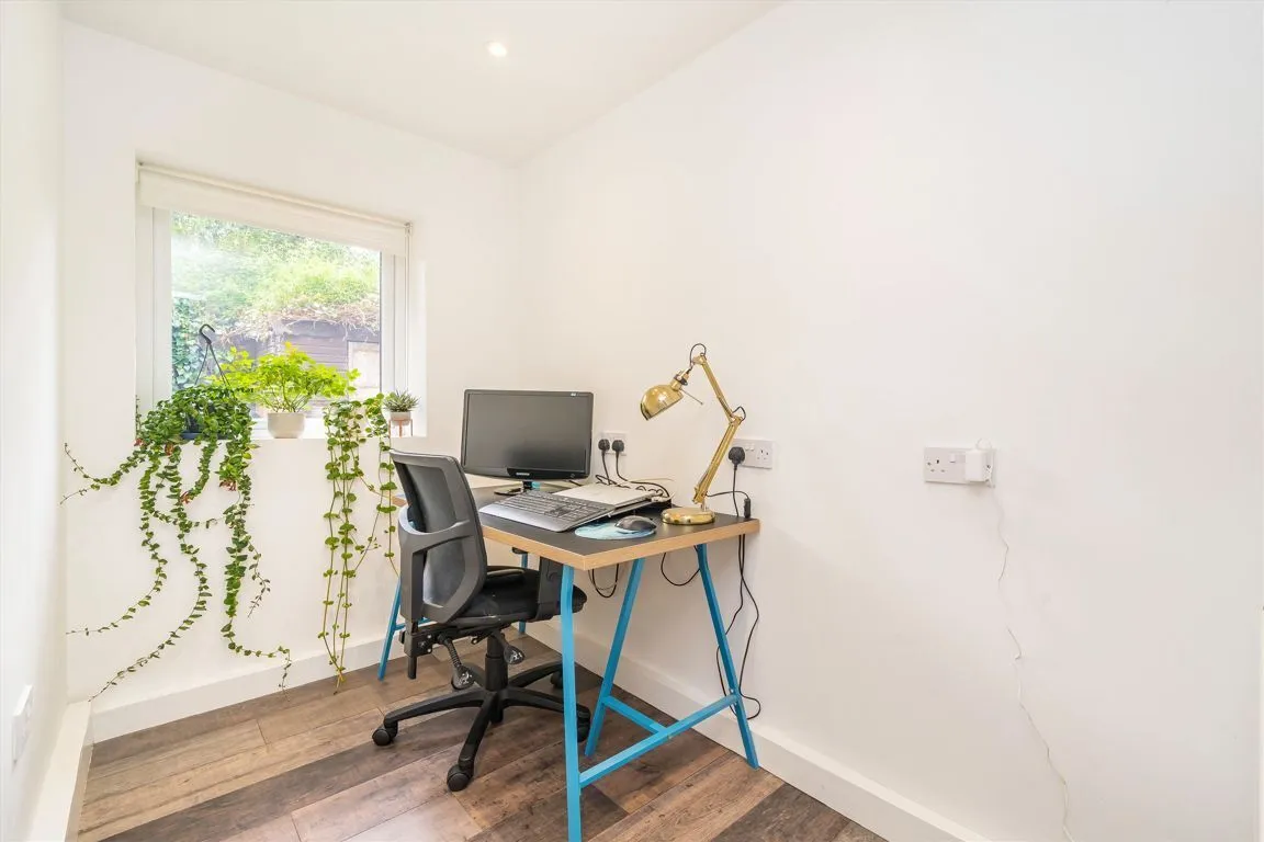 Maldon Road, W3, photo 6
