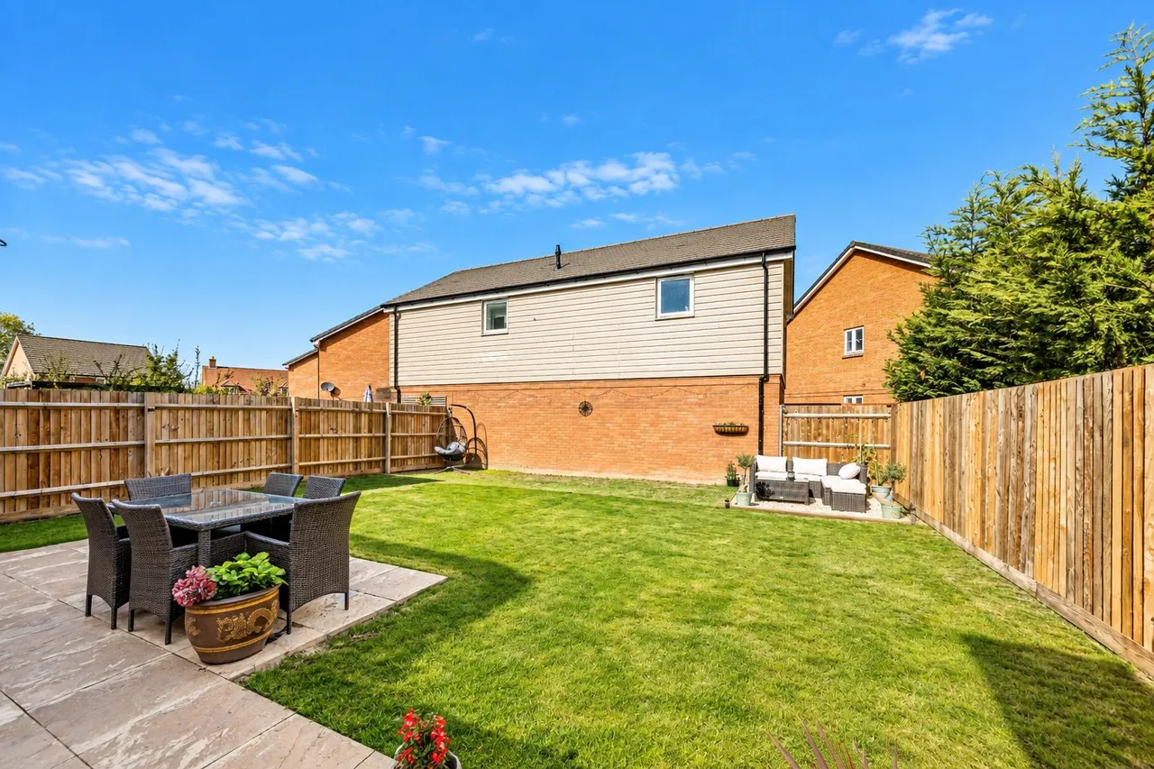 Ronald Allen Drive, Aylesbury, HP22, photo 23