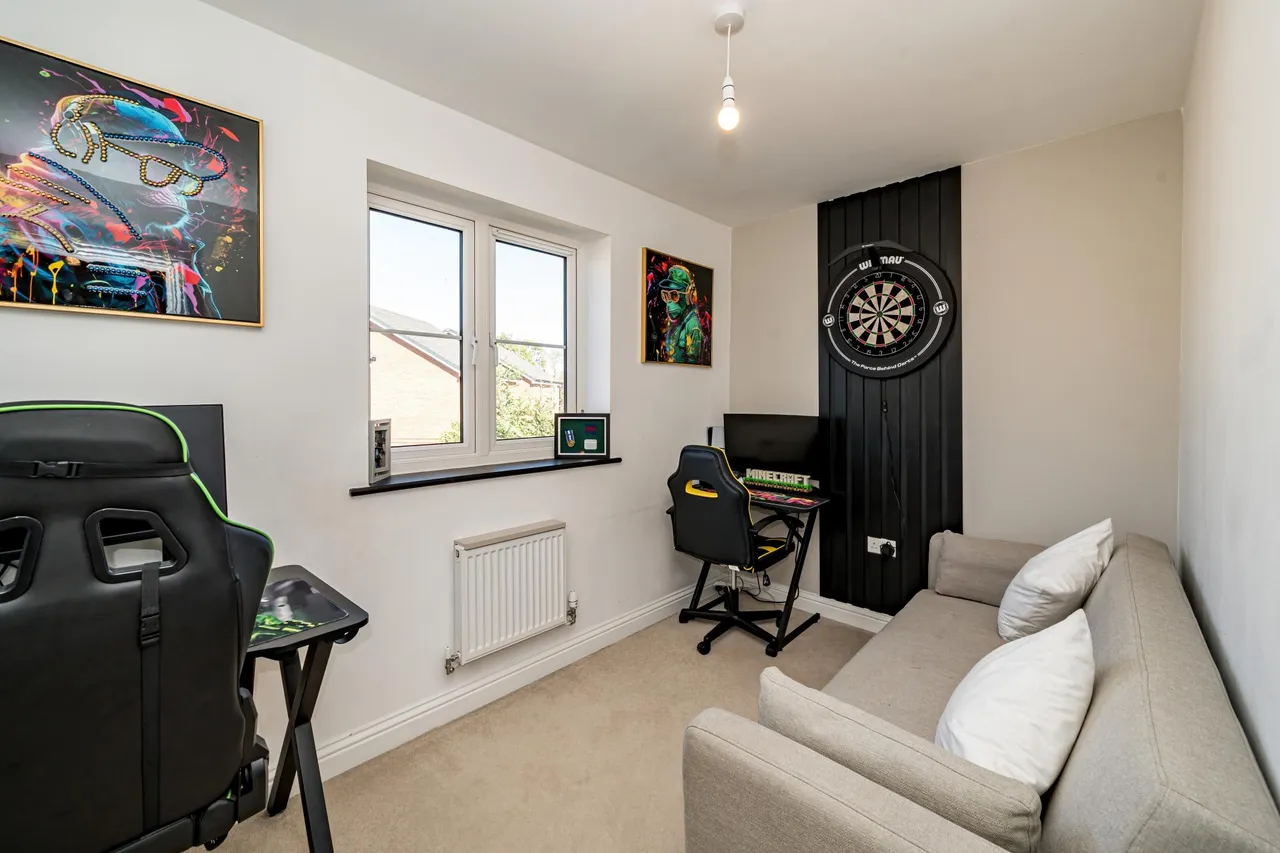 Ronald Allen Drive, Aylesbury, HP22, photo 21