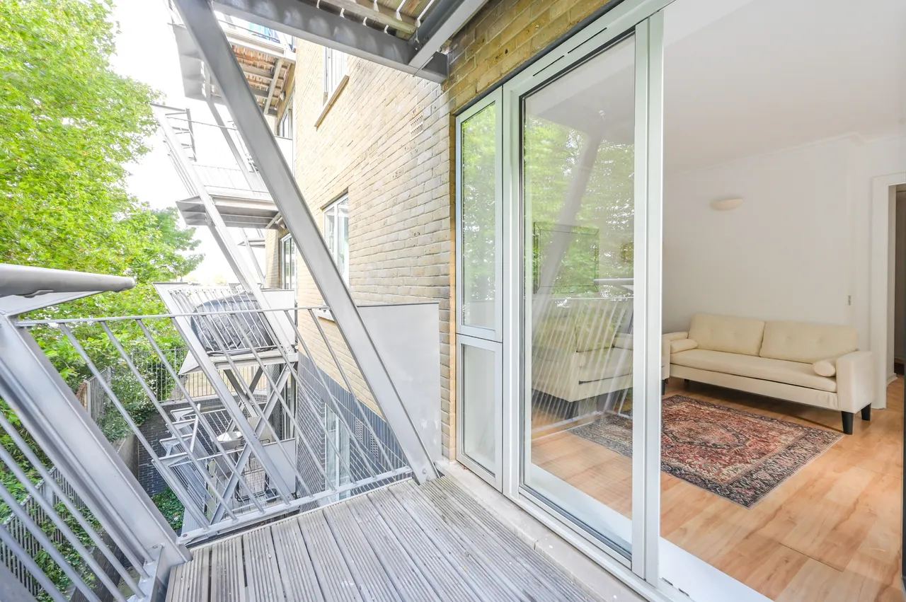 Flat 5 Naxos Building, 4 Hutchings Street, London, photo 10