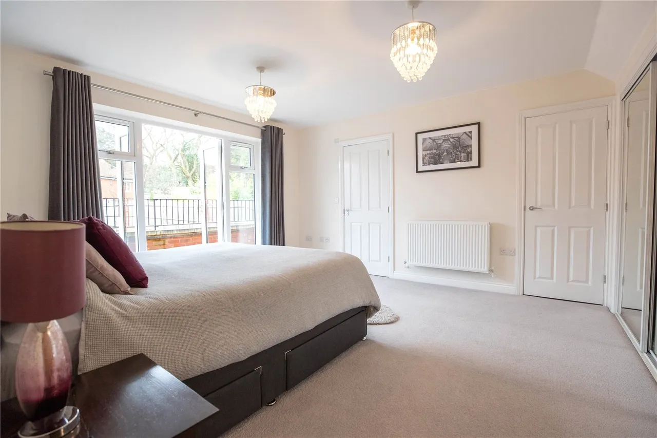 Dunnett Close, Hartley Wintney, Hook, RG27 8FE, photo 15