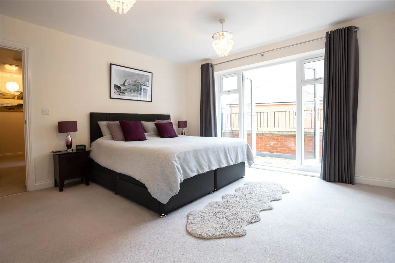 Dunnett Close, Hartley Wintney, Hook, RG27 8FE, photo 9