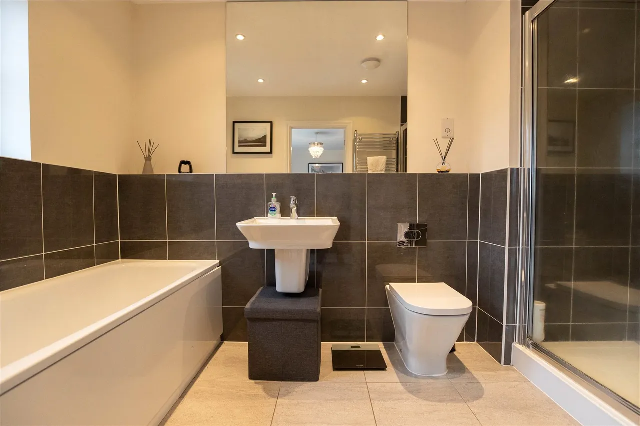 Dunnett Close, Hartley Wintney, Hook, RG27 8FE, photo 12