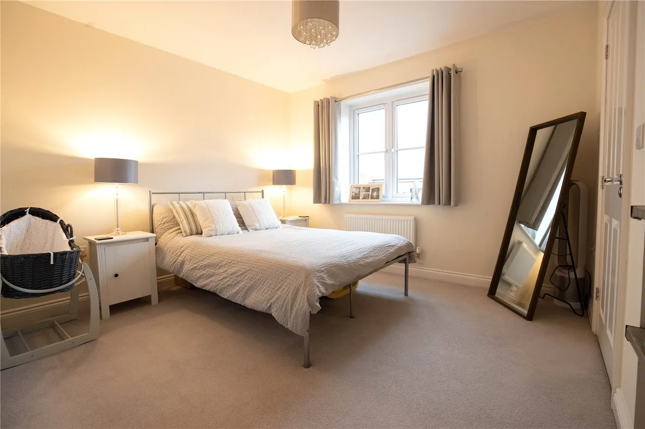 Dunnett Close, Hartley Wintney, Hook, RG27 8FE, photo 13