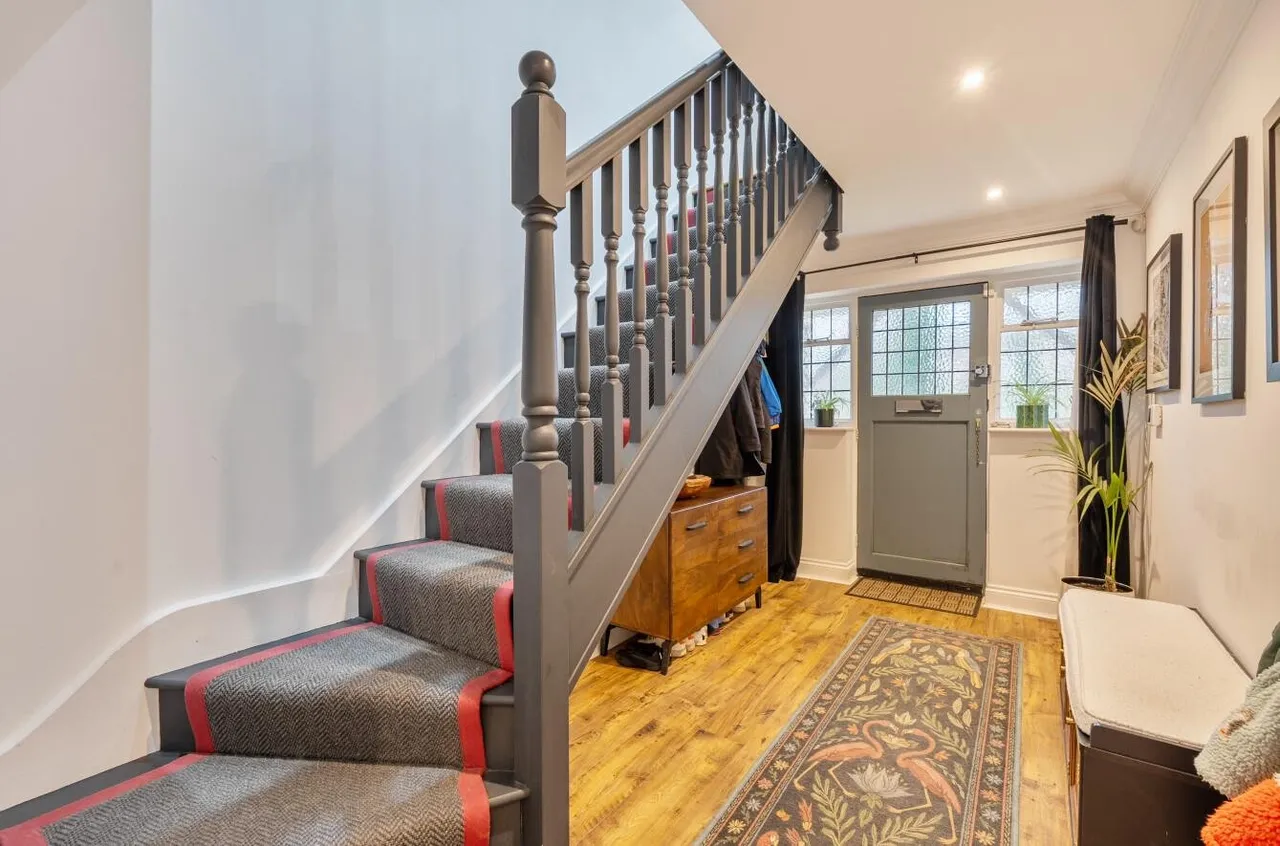 Holly Lane West, Banstead, SM7 2BB, photo 21