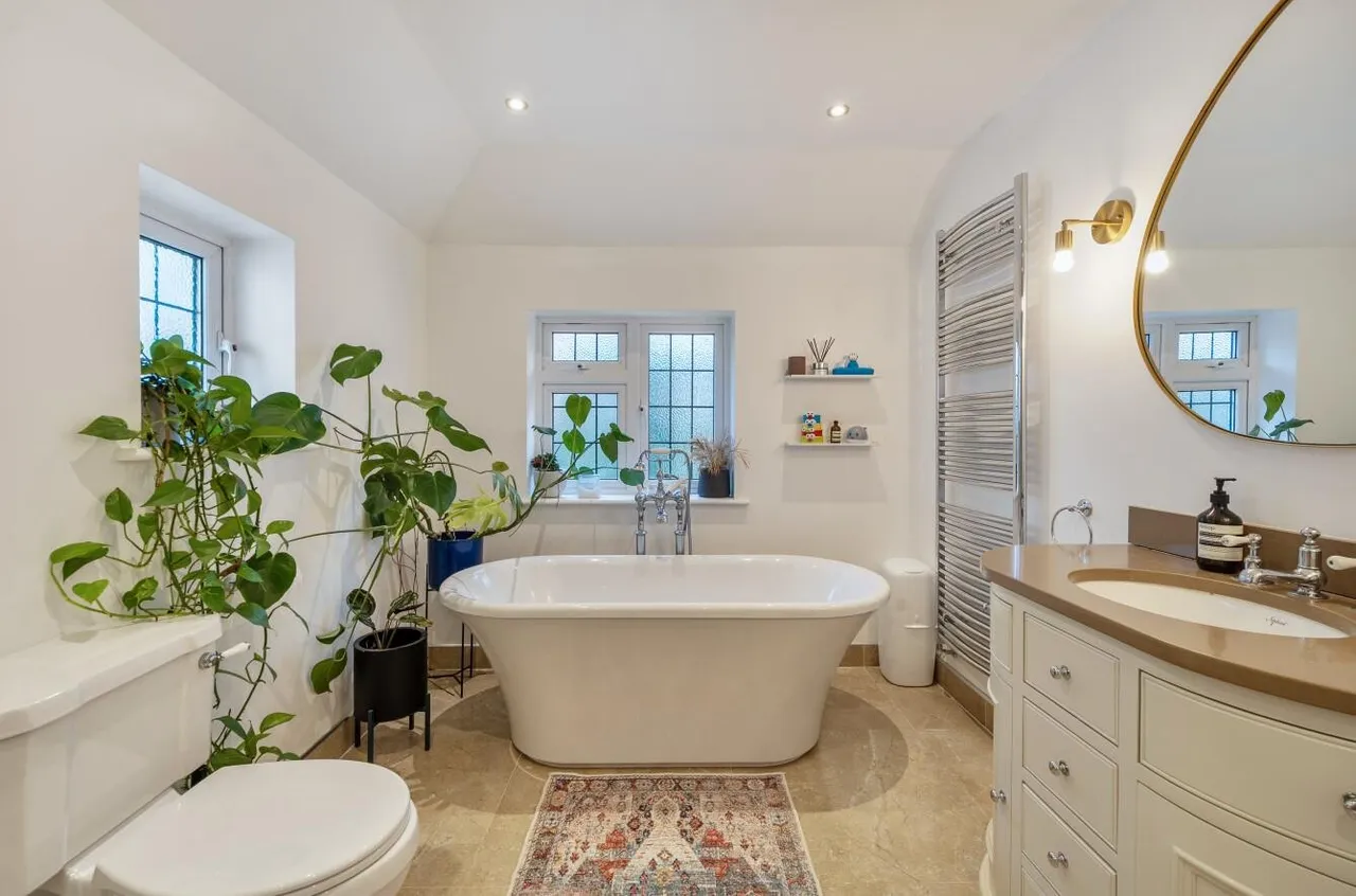 Holly Lane West, Banstead, SM7 2BB, photo 29
