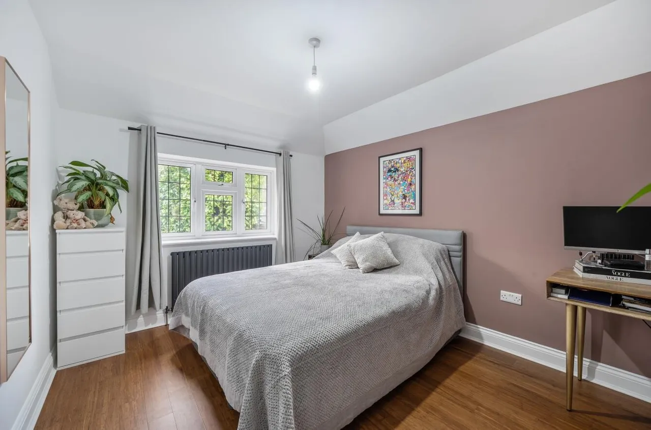 Holly Lane West, Banstead, SM7 2BB, photo 33