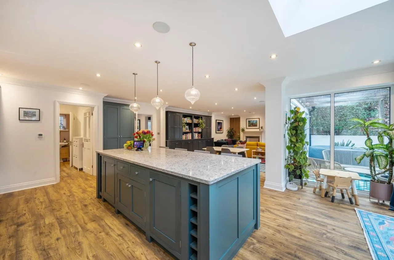 Holly Lane West, Banstead, SM7 2BB, photo 9
