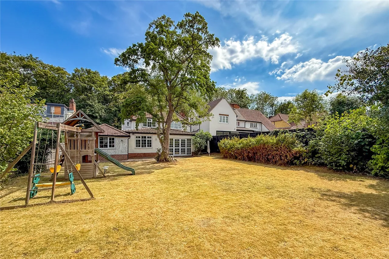 4 bed house for sale — Park Hill, Harpenden, Hertfordshire, AL5 3AT