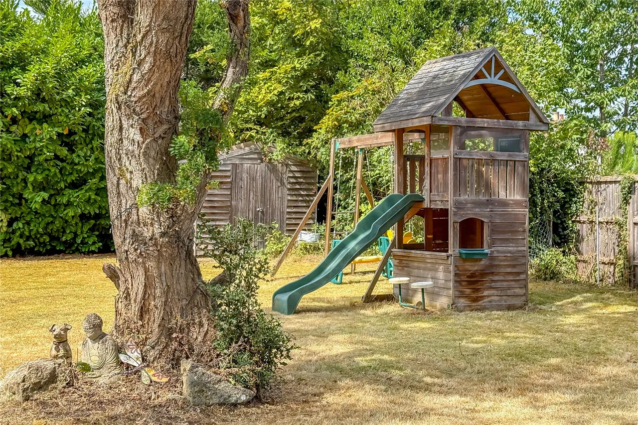 Park Hill, Harpenden, Hertfordshire, AL5 3AT, photo 24