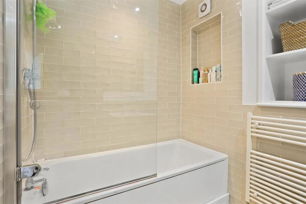 Woodstock Road, Carshalton, Surrey, SM5 3ED, photo 37