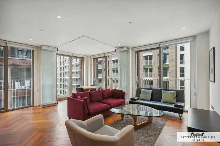 2 bed flat for sale, Embassy Gardens, SW11